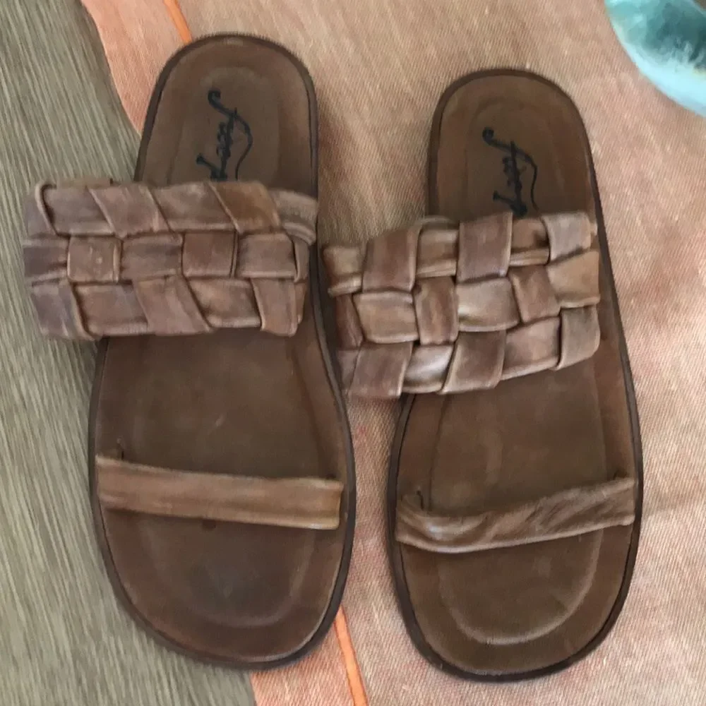 Free People Winding River Leather Slip On Sandal size 7